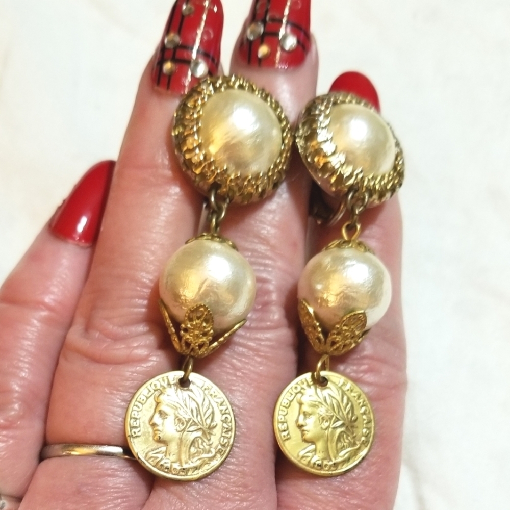 Rare Miriam Haskell Vintage Pearl Republique Francais Coin Earrings - Picture 8 of 10